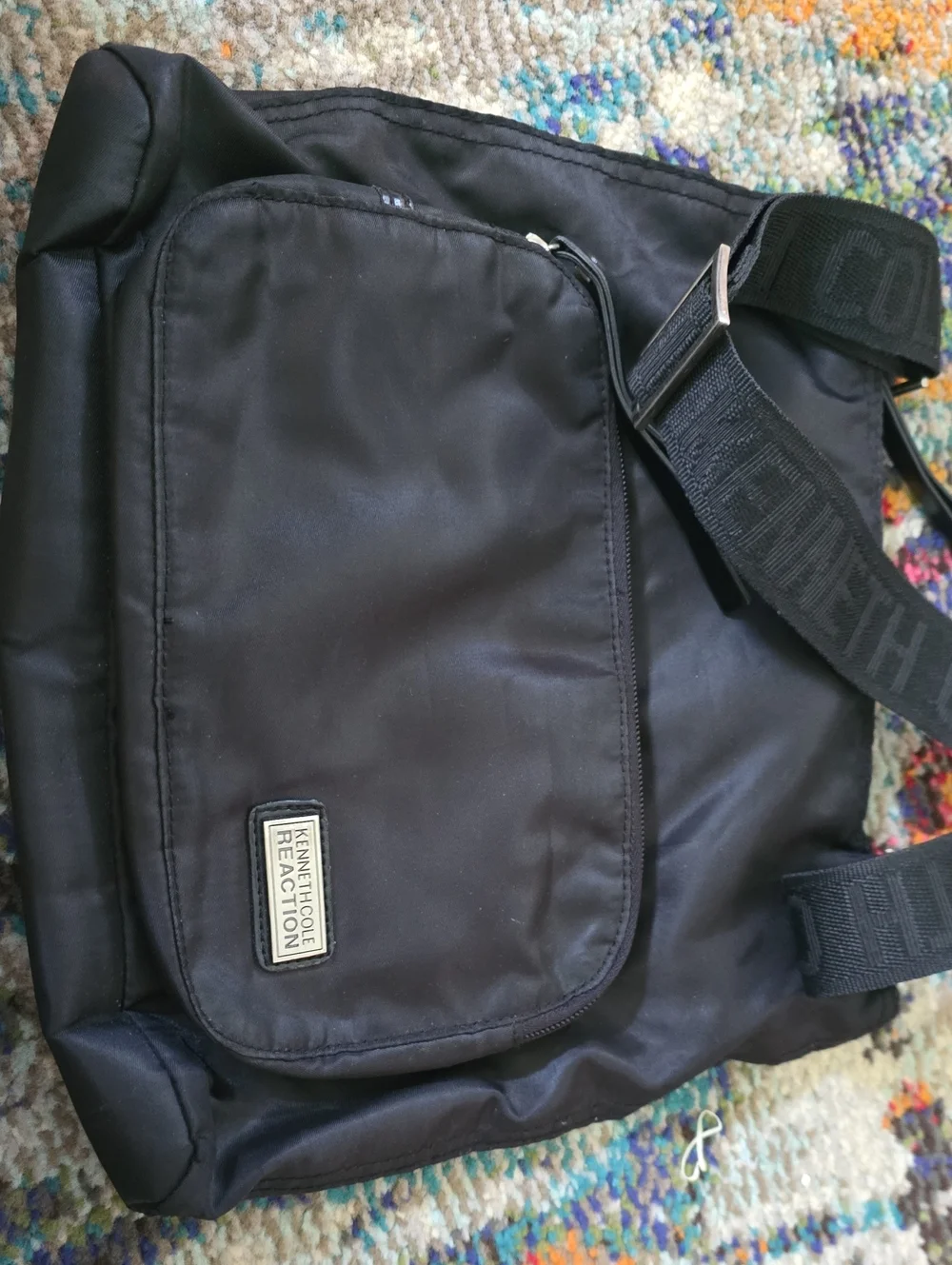 Kenneth Cole Reaction Black Nylon Messenger Crossbody Bag